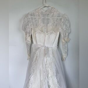 Vintage Ivory Lace Wedding Dress with Sheer Long Sleeves